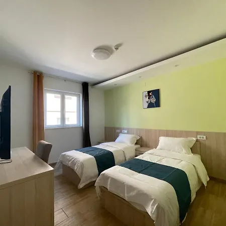 فندق In Superior如家 Surčin