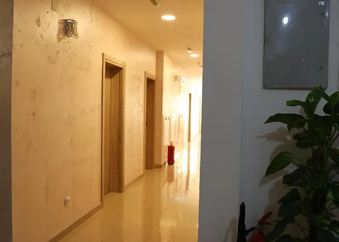 In Superior如家 * Surčin